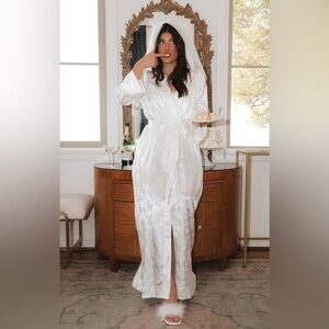 Show Me Your MuMu - Floral Silky Robe (S)
